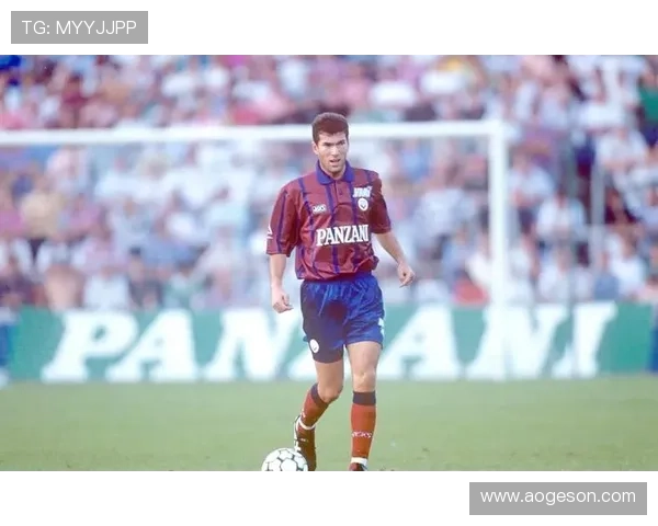 怀旧回顾香港足球明星的经典老照片与辉煌岁月